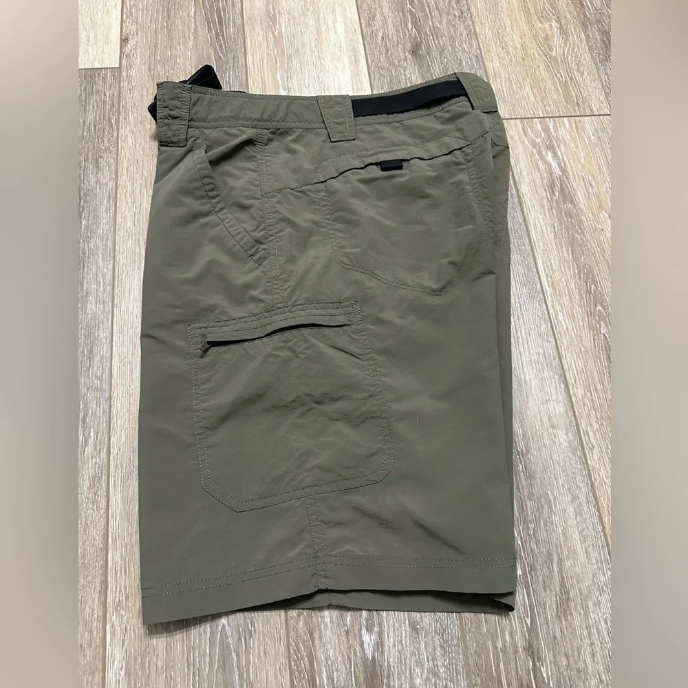 🖤 men’s Eddie Bauer sports shorts excellent condition.